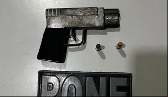 Arma e munições apreendidas pela Polícia Militar na zona Norte de Teresina.