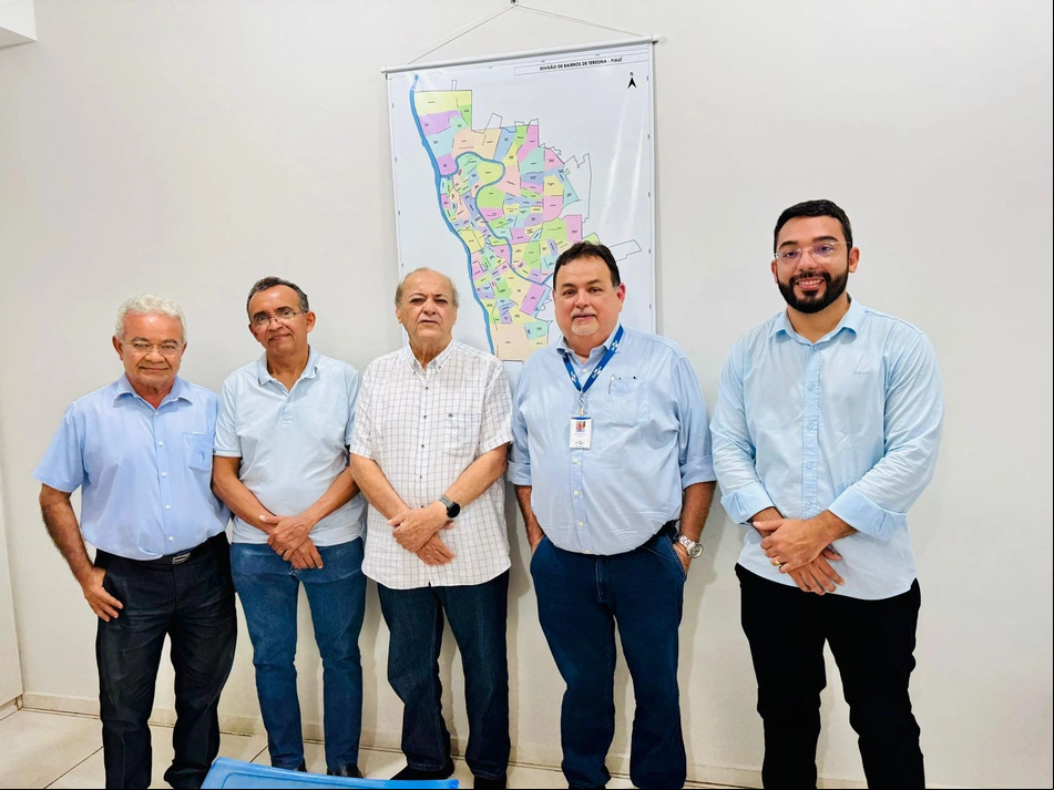 Prefeito eleito Sílvio Mendes em encontro realizado com prefeito eleito de Parnaíba
