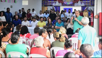 Silvio Mendes entrega 417 registros de imóveis no Residencial Árvores Verdes