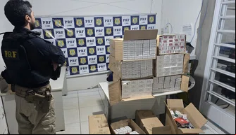 Carga de cigarros contrabandeados apreendidas pela PRF.
