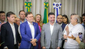 Silvio Mendes empossa novos secretários municipais.